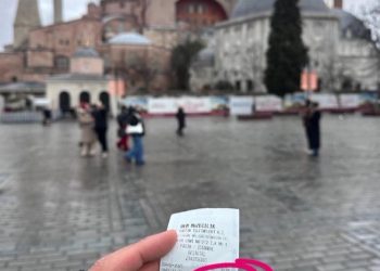 CHP Milletvekili Salıcı’dan Turizm Bakanı Ersoy’a “enişte” eleştirisi