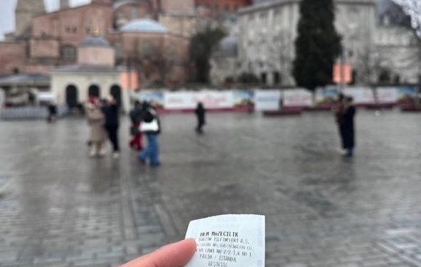 CHP Milletvekili Salıcı’dan Turizm Bakanı Ersoy’a “enişte” eleştirisi