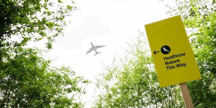 Londra Heathrow kuş gözlem kulesi açıldı