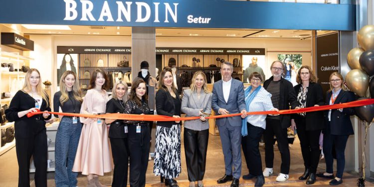 Setur Duty Free Hamburg Havalimanı’nda büyüyor