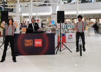 Antalya Havalimanı yeni T2 terminali ilk yolcularını karşıladı