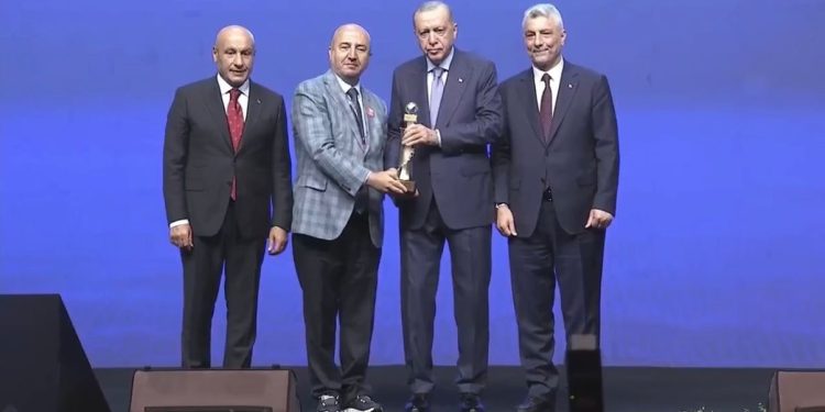 HAVACILIK TURİZM ŞİRKETLERİ TİM ÖDÜL TÖRENİNE DAMGASINI VURDU