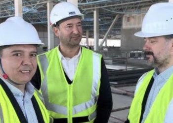 APRONDA ÇIRILÇIPLAK DOLAŞAN ADAM!”