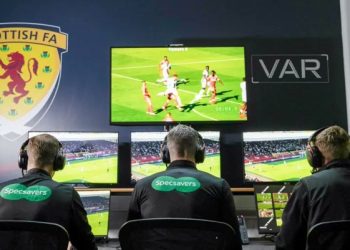 PİLOT EĞİTMENLERİ FUTBOL MAÇLARINDA VAR’DA GÖREV YAPACAK!