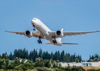 BOEİNG 777-9 PROTOTİPİNİ UÇURDU