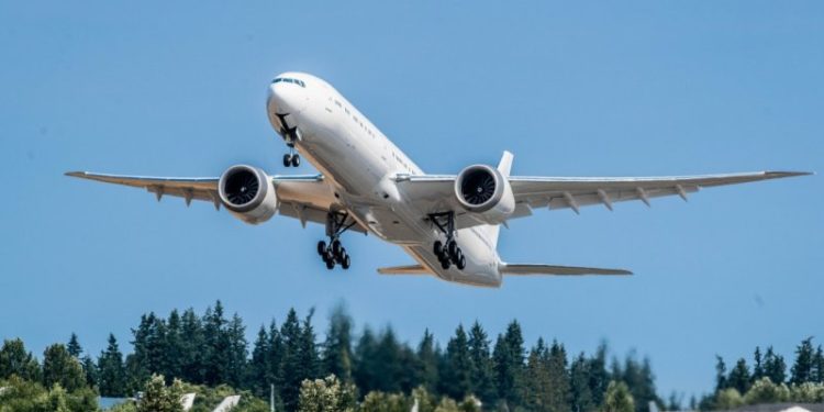 BOEİNG 777-9 PROTOTİPİNİ UÇURDU