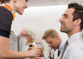 UÇAKTA SU ÜCRETSİZ OLDU!