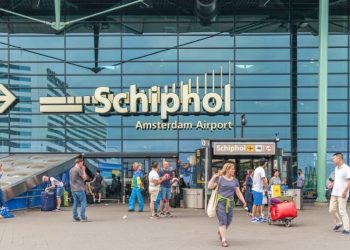HOLLANDA YOLCU VERGİSİNİ ARTIYOR