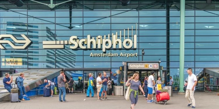 HOLLANDA YOLCU VERGİSİNİ ARTIYOR