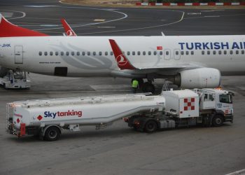 BİR BOEING 777-300 UÇAĞI İSTANBUL-NEW YORK UÇUŞUNDA 3,5 TANKER YAKIT TÜKETİYOR!