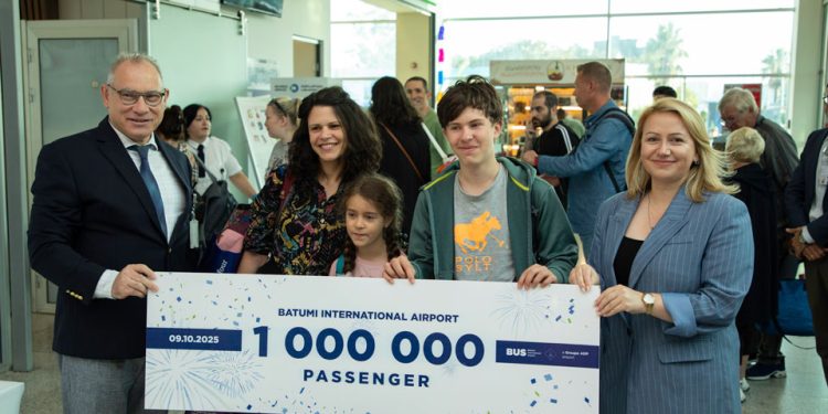 Batum Havalimanı 1 milyon yolcuya ulaştı