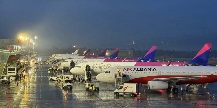 Tiran Havalimanı Hızlı Büyüyor!