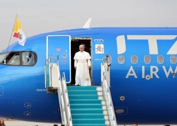 Papa’nın Airbus Uçağına Yazılım Yüklemeye Teknisyen Geldi!