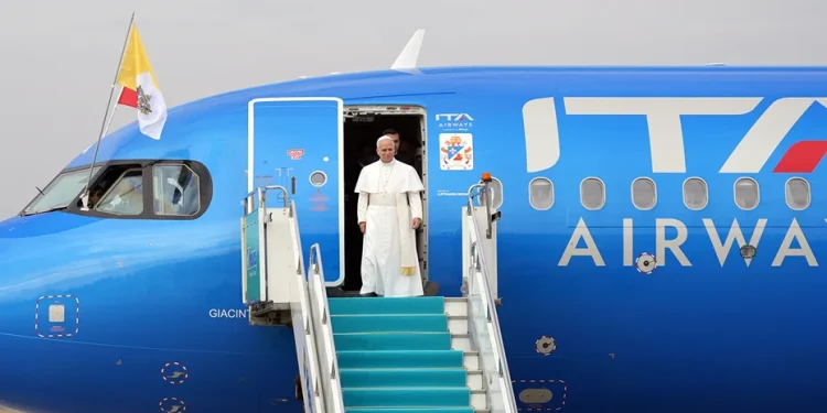 Papa’nın Airbus Uçağına Yazılım Yüklemeye Teknisyen Geldi!