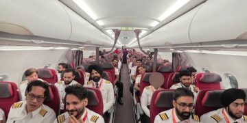 Air India 100 Pilotunu Dubai’den Tek Uçuşla Çıkardı