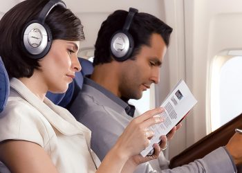 Uçakta Kulaklık Zorunluluğu…