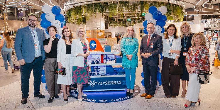 Uçak Kuyruğu Temalı Duty Free Standı