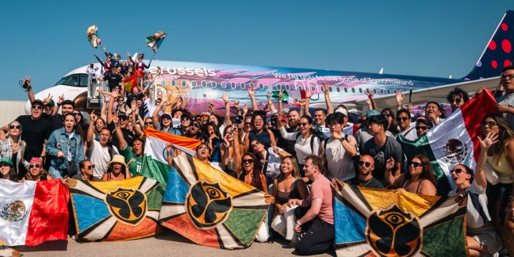 Tomorrowland Partisi Gökyüzünde Parti Başladı