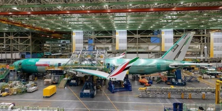 Emirates Boeing’e “Dur” Dedi